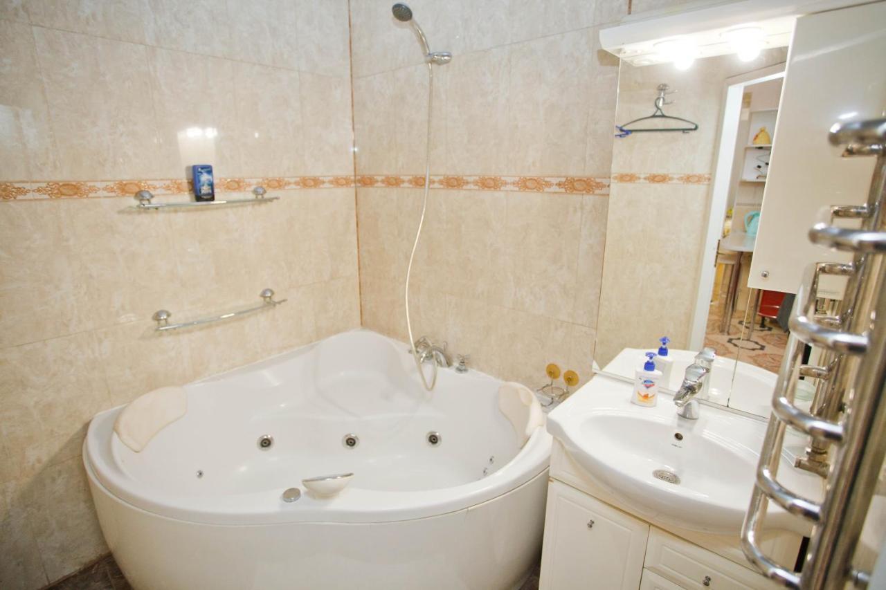 Central Apartments Lviv Ngoại thất bức ảnh